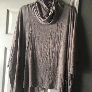 soft, batwing sweater! Thin but cute!!